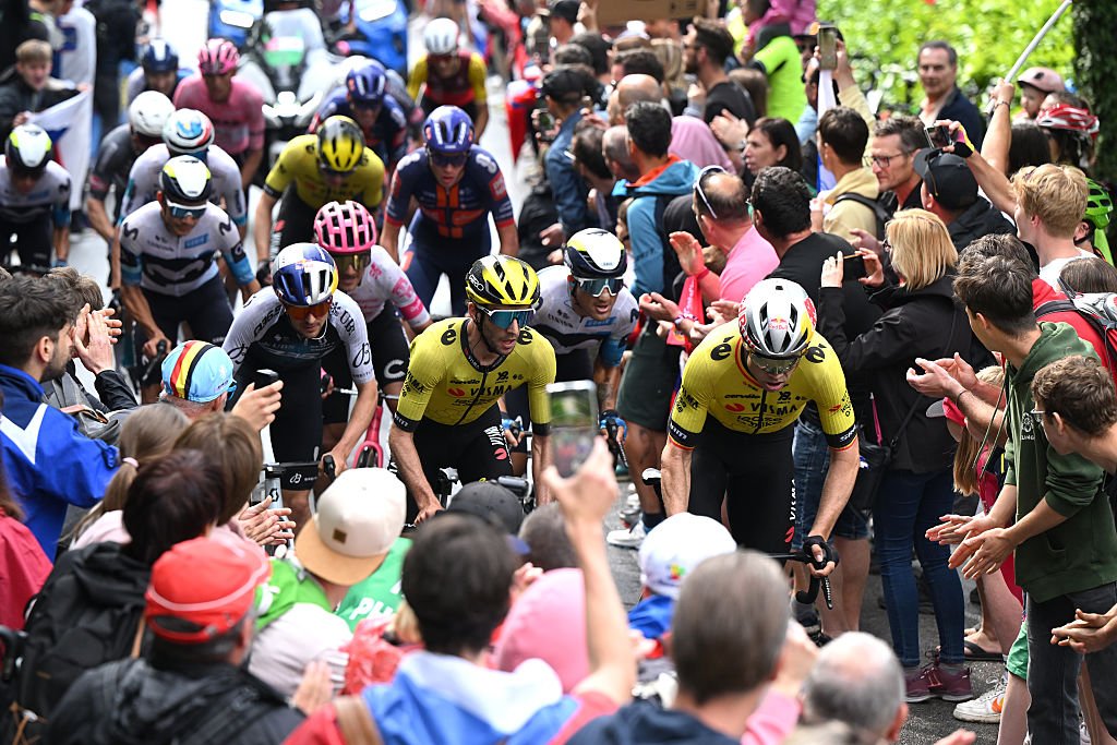 Simon Yates moves up to second in Giro d'Italia GC as strong Visma-Lease a Bike profit from crash and splits