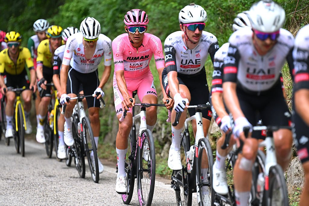 Still in pink with six stages to go, is Isaac del Toro finally seeing himself as a leader in this Giro d'Italia?
