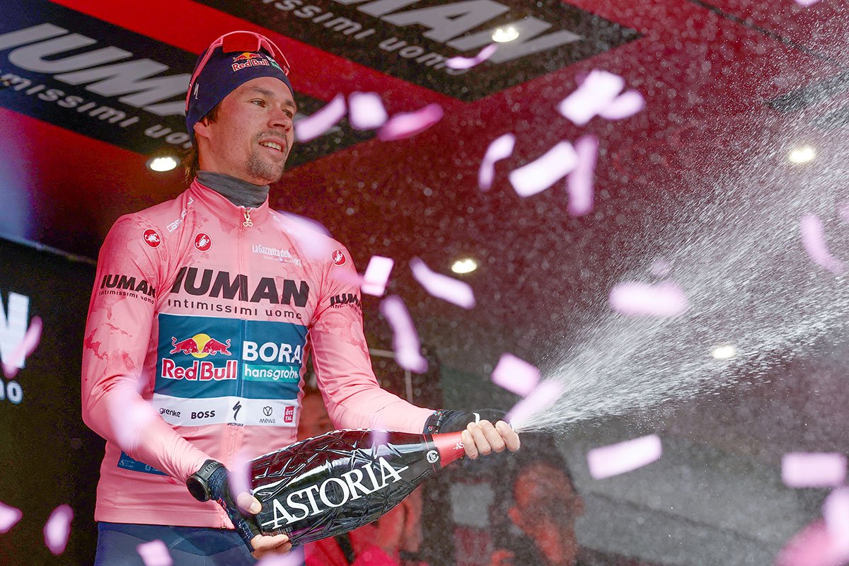 'I was a bit sleepy' – Poor positioning sees Primož Roglič lose first Giro d'Italia summit finish but reclaim pink jersey