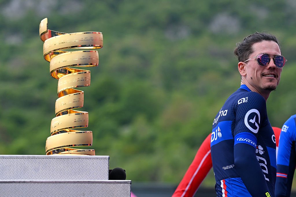 'I was petrified, I couldn't get past that fear' – David Gaudu struggles on Giro d'Italia gravel, signs new contract