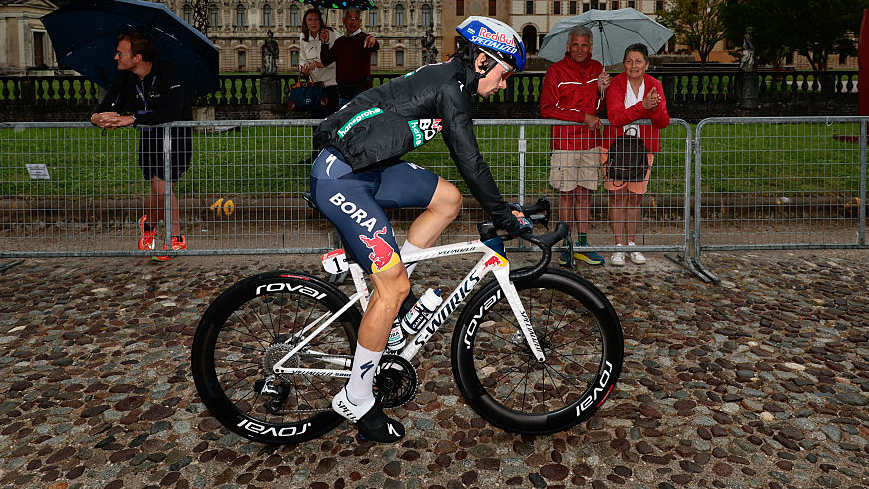 Primož Roglič out of Giro d'Italia after crashing again on rain-soaked stage 16