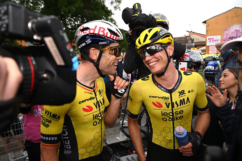 Wout van Aert and Olav Kooij find their lead-out groove again at the Giro d'Italia