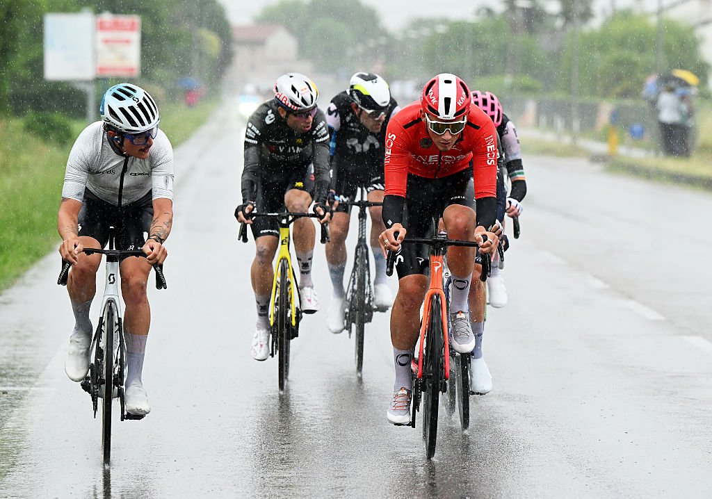 Josh Tarling abandons Giro d'Italia after early break on stage 16 ends with crash